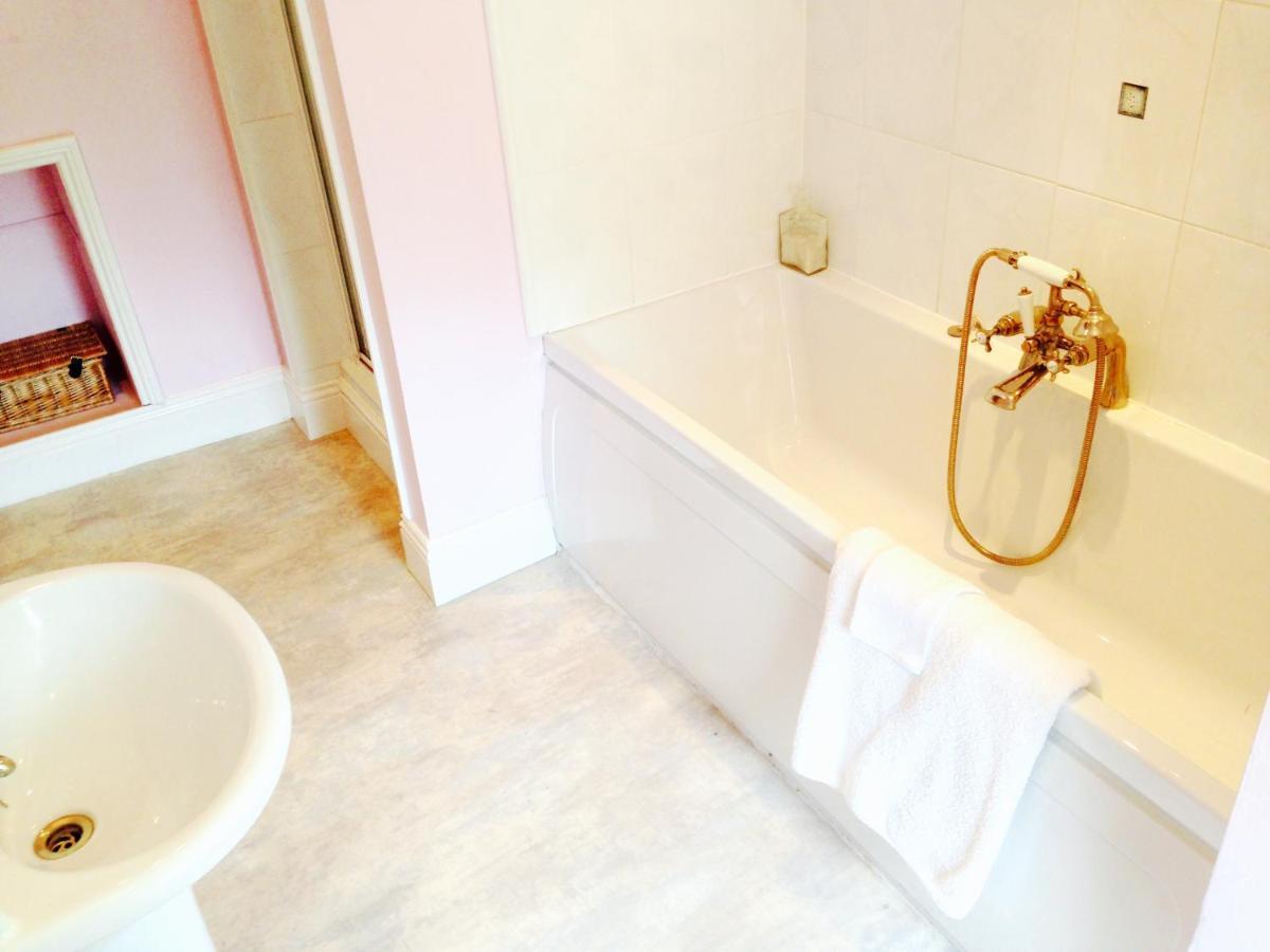Nightingale'S Loft Bed and Breakfast Ashbourne  Exteriör bild